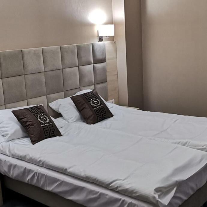 Hotel Sevilla Gold Leczeszyce Extérieur photo