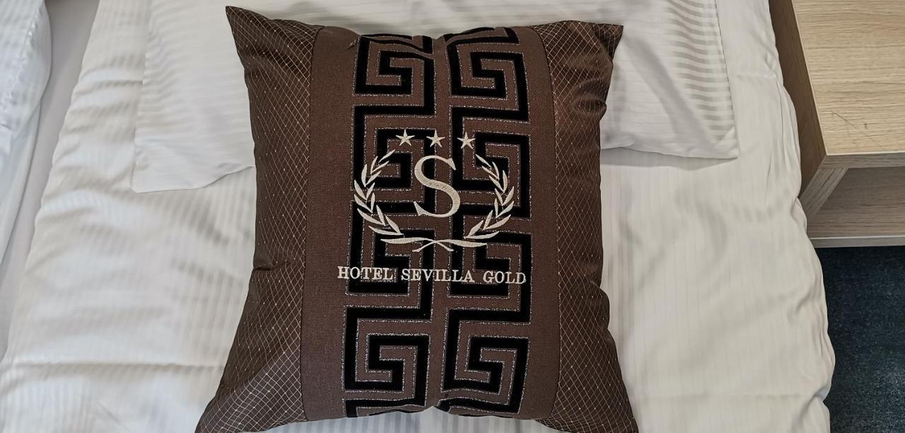 Hotel Sevilla Gold Leczeszyce Extérieur photo