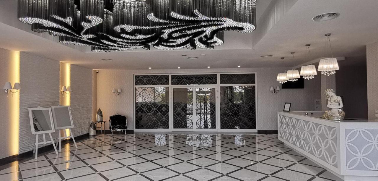 Hotel Sevilla Gold Leczeszyce Extérieur photo